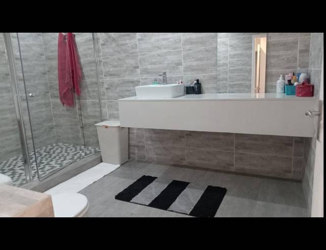 6 BEDROOM HOUSE FOR SALE IN MONDEOR